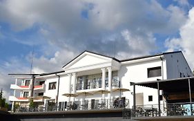 Chateau Linza Resort